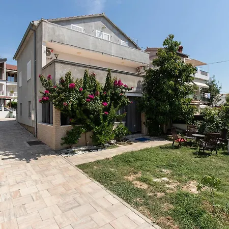 Amazing In With Kitchen